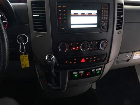Used 2018 Mercedes-Benz Sprinter 2500 image 18