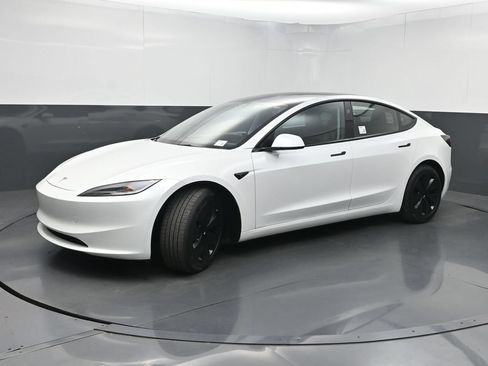 Used 2024 Tesla Model 3 Standard Range RWD image 21