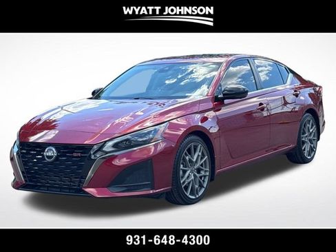 Used 2023 Nissan Altima 2.0 SR FWD image 1