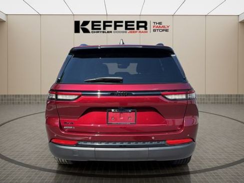 Certified 2023 Jeep Grand Cherokee Altitude AWD/4WD image 4