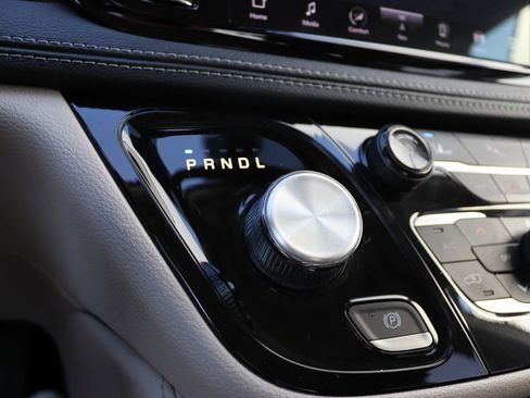 Used 2023 Chrysler Pacifica Limited image 23