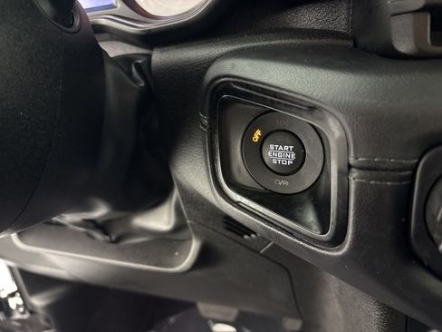 Used 2025 Jeep Wrangler Unlimited Sahara AWD/4WD image 29