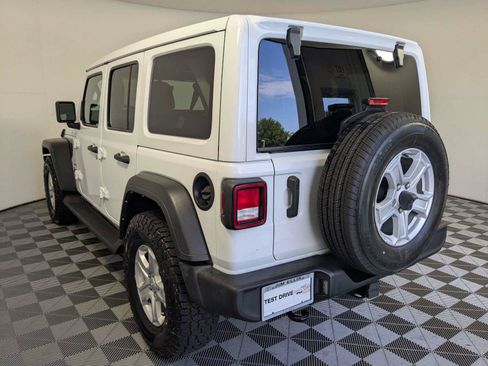 Used 2022 Jeep Wrangler Unlimited Sport w/ Sun And Sound Package AWD/4WD image 7