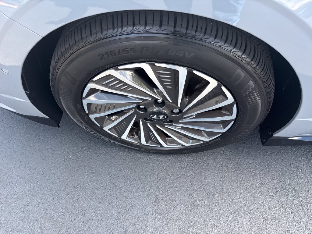 Certified 2025 Hyundai Sonata Limited FWD image 38