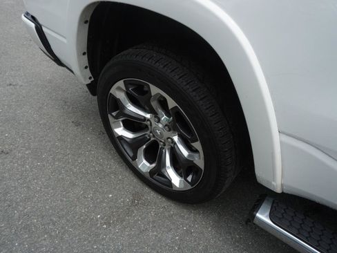 Used 2021 RAM 1500 Limited w/ Body Color Bumper Group AWD/4WD image 5