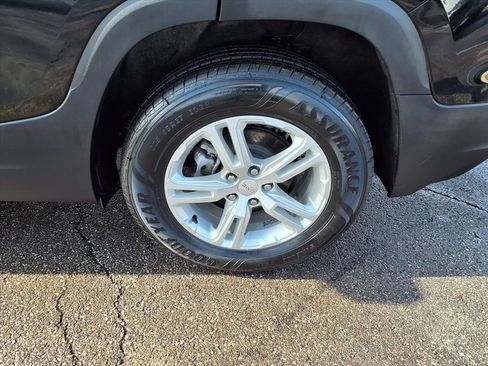 Certified 2023 GMC Terrain SLE image 35