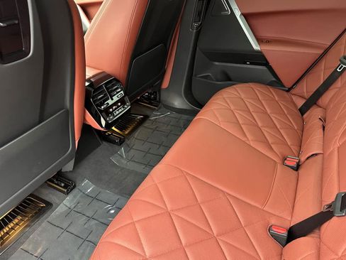 Used 2025 BMW iX M60 image 4