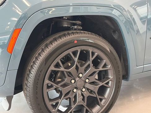 New 2026 Jeep Grand Cherokee Summit AWD/4WD image 3