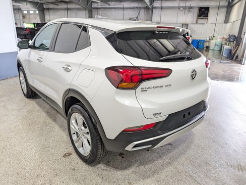 Used 2023 Buick Encore GX Preferred w/ Cold Weather Comfort Package AWD/4WD image 5