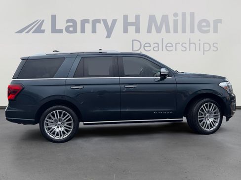 Used 2023 Ford Expedition Platinum AWD/4WD image 6