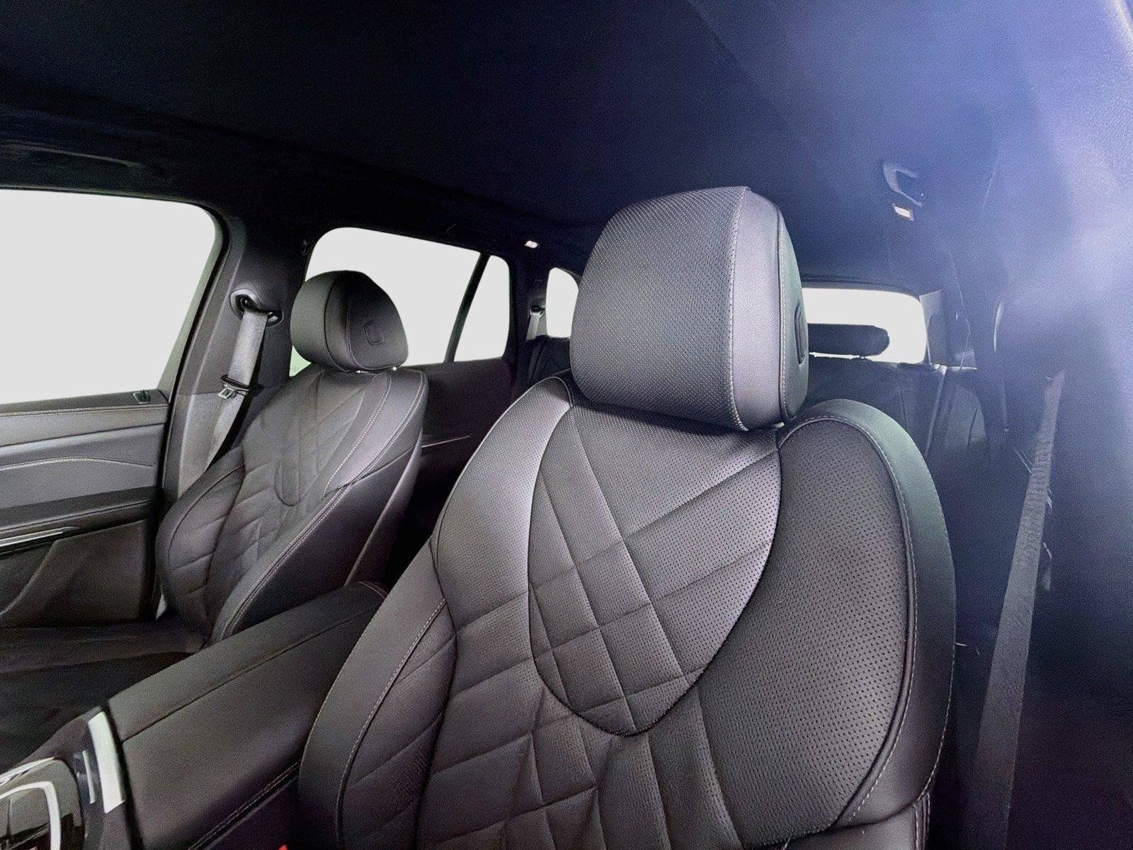 Used 2025 BMW X5 sDrive40i w/ M Sport Package RWD image 21