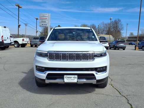 Used 2024 Jeep Grand Wagoneer Series III image 22