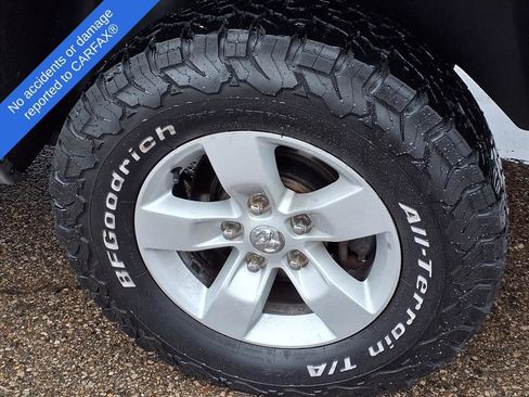 Used 2020 RAM 1500 Classic SLT w/ Luxury Group image 9