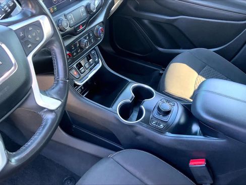 Used 2019 GMC Terrain SLE w/ Driver Convenience Package FWD image 16