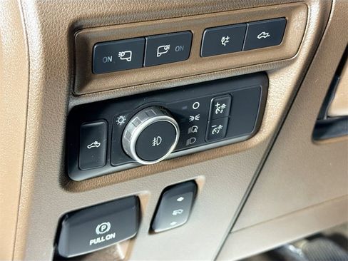 Used 2021 Ford F150 King Ranch image 10