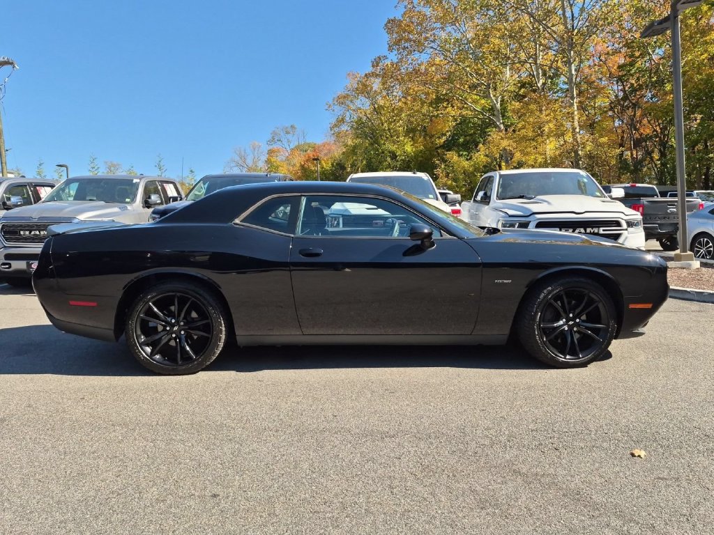 Used 2018 Dodge Challenger R/T w/ Blacktop Package RWD image 4