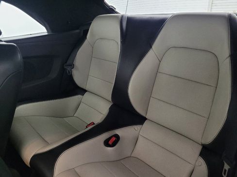 Used 2017 Ford Mustang Premium image 18