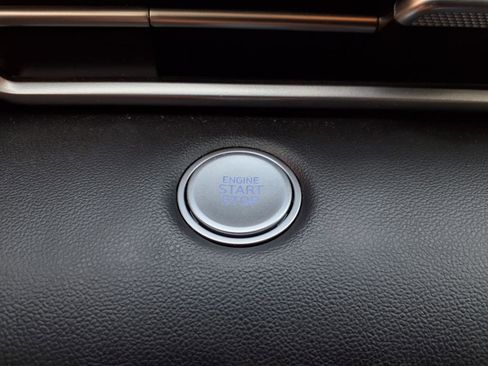 Used 2025 Hyundai Elantra Blue image 42