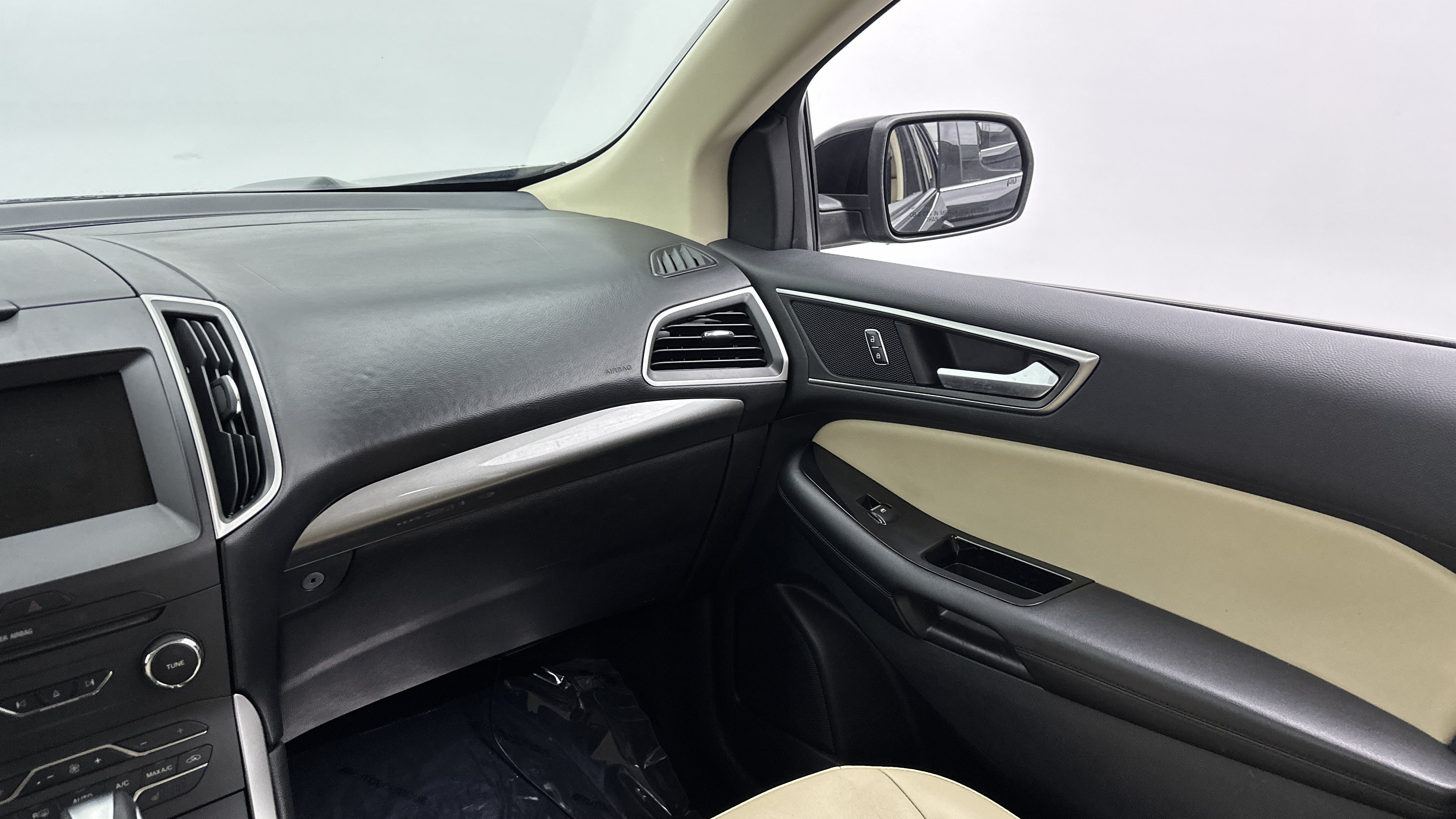Used 2016 Ford Edge SEL w/ Equipment Group 201A AWD/4WD image 32