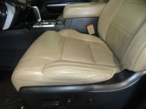 Used 2017 Toyota Tundra Limited w/ Limited Premium Package AWD/4WD image 24
