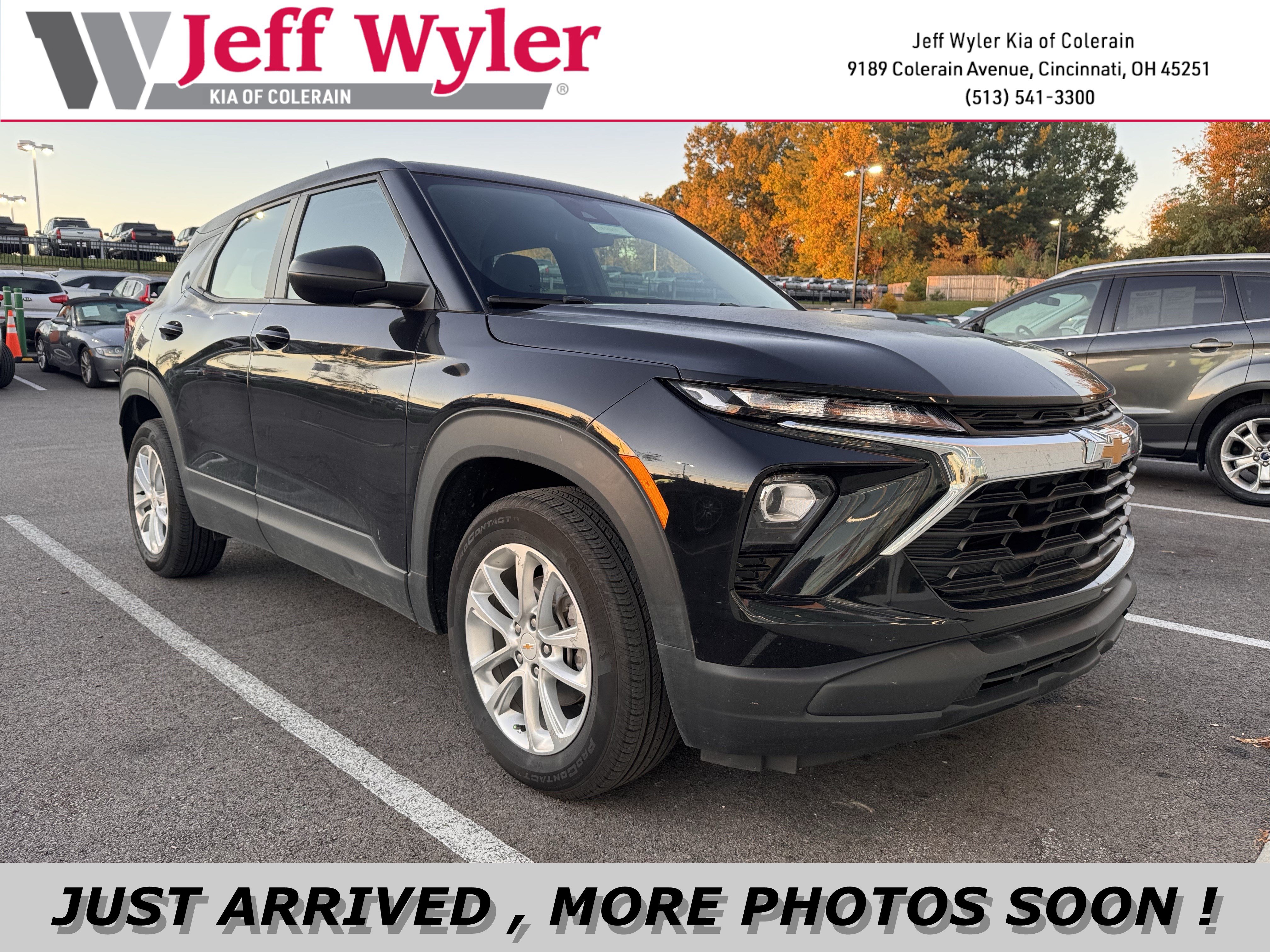Used 2024 Chevrolet TrailBlazer LS FWD image 1