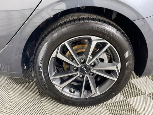Used 2024 Kia Forte LXS image 9
