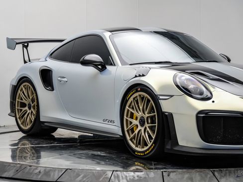 Used 2018 Porsche 911 GT2 RS w/ Weissach Package RWD image 31