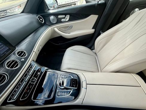 Used 2017 Mercedes-Benz E 300 4MATIC image 28