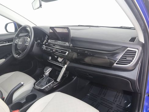 Used 2023 Kia Seltos EX image 42