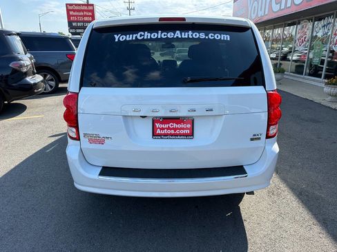 Used 2019 Dodge Grand Caravan SXT w/ Quick Order Package 29G SXT image 4