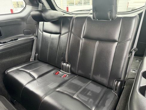 Used 2019 Nissan Pathfinder SL image 17
