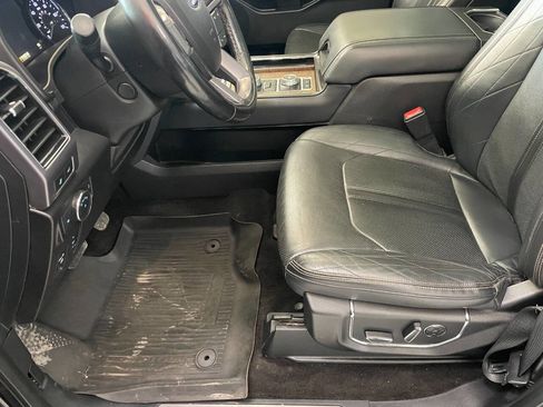 Used 2018 Ford Expedition Platinum image 17