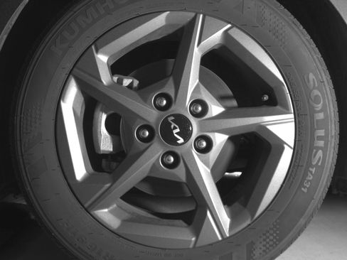 Used 2025 Kia K4 LXS image 12