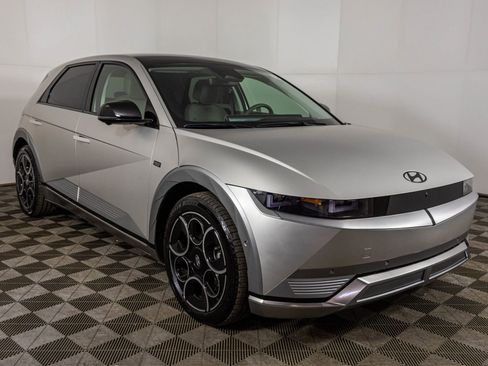 Used 2024 Hyundai Ioniq 5 Limited image 14