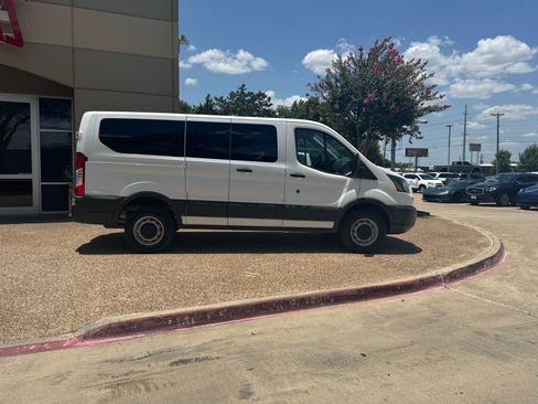 Used 2018 Ford Transit 250 130 Low Roof RWD image 7