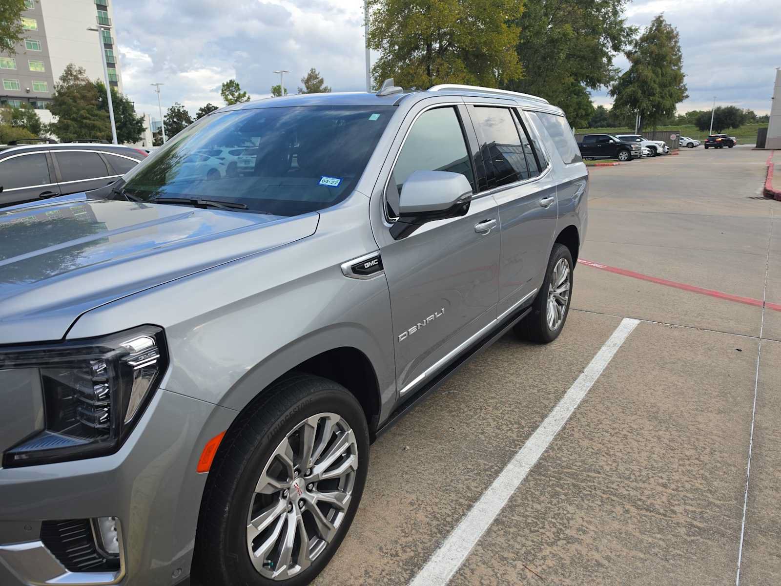 Used 2024 GMC Yukon Denali w/ Advanced Technology Package RWD image 1