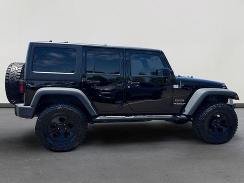 Used 2017 Jeep Wrangler Unlimited Sport AWD/4WD image 6