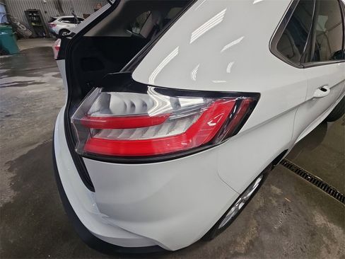 Used 2024 Ford Edge SEL image 31