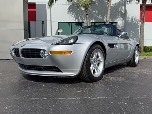 Used 2002 BMW Z8 RWD image 4