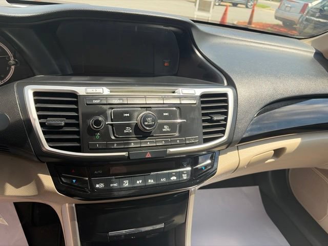 Used 2017 Honda Accord LX image 14