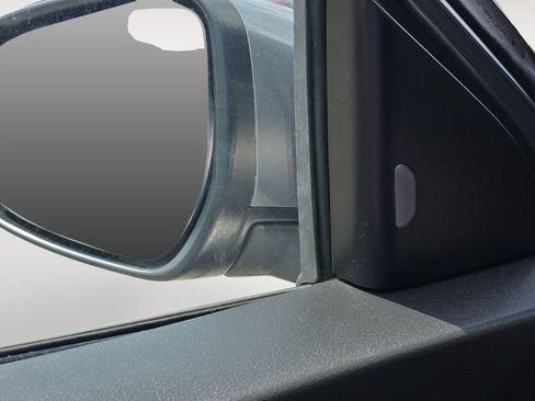 Used 2021 Nissan Kicks SV FWD image 18