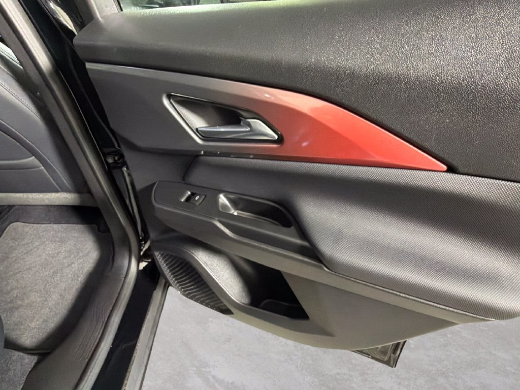 Used 2024 Chevrolet Equinox EV RS FWD image 32