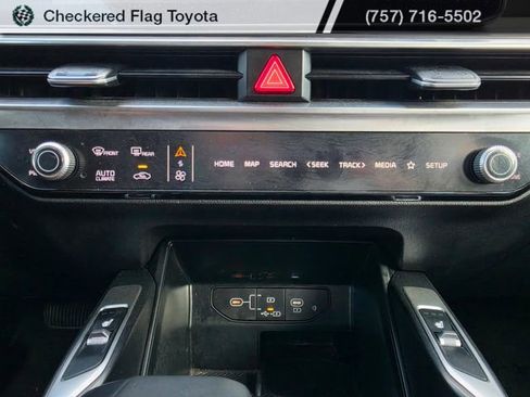 Used 2024 Kia Sorento S image 17