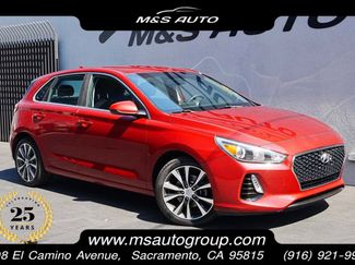 Used 2018 Hyundai Elantra GT image 1