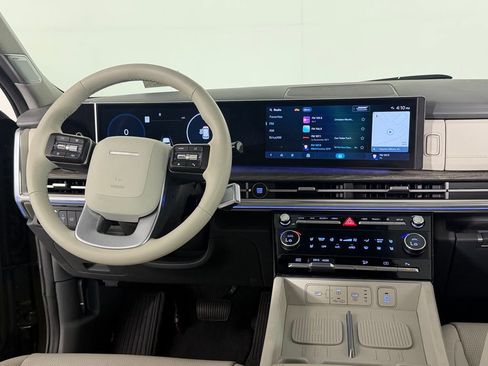 Used 2025 Hyundai Santa Fe Limited FWD image 13