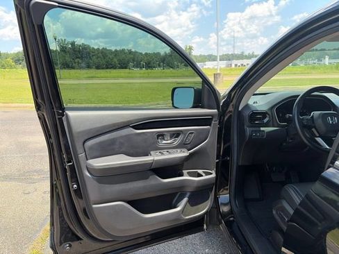Used 2024 Honda Pilot Touring image 17