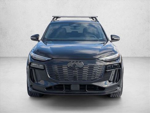 Used 2025 Audi SQ6 e-tron Premium Plus AWD/4WD image 2