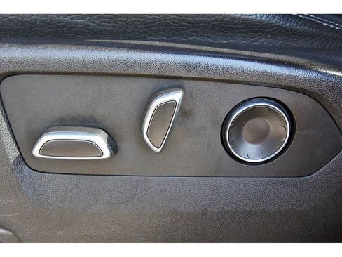 Used 2023 GMC Yukon XL Denali image 27