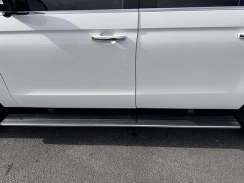 Used 2023 Ford Expedition Max Limited image 14