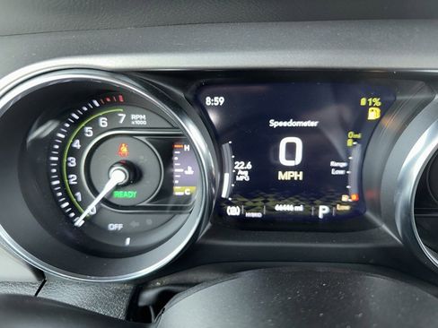 Used 2023 Jeep Wrangler Unlimited w/ Sun & Screen Package image 9